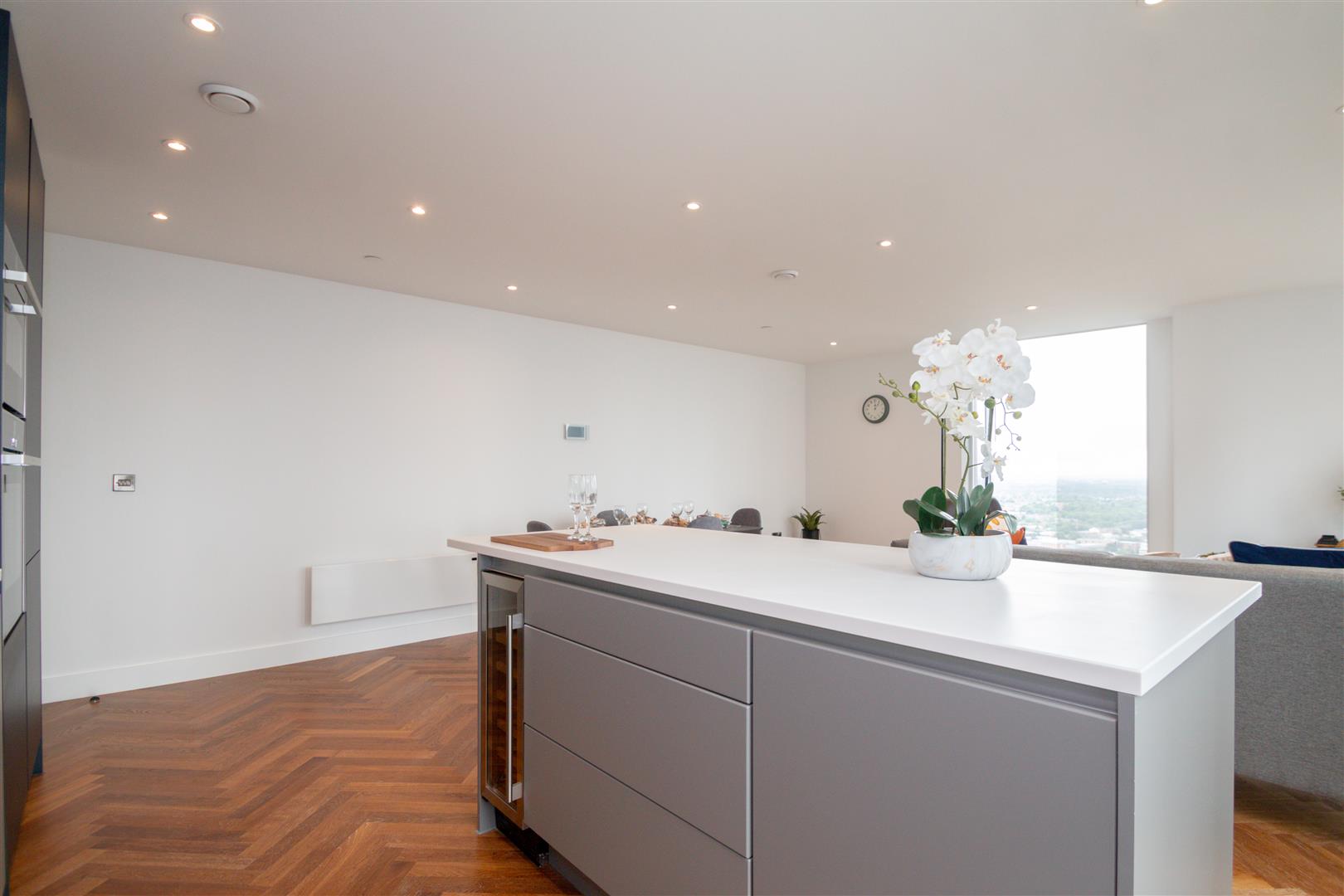 2 Bedroom Apartment To Rent image 6